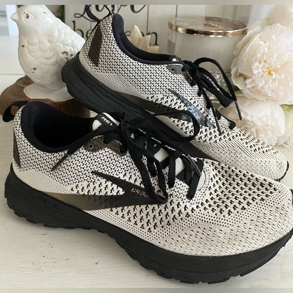 Women’s energize neutral Brooks